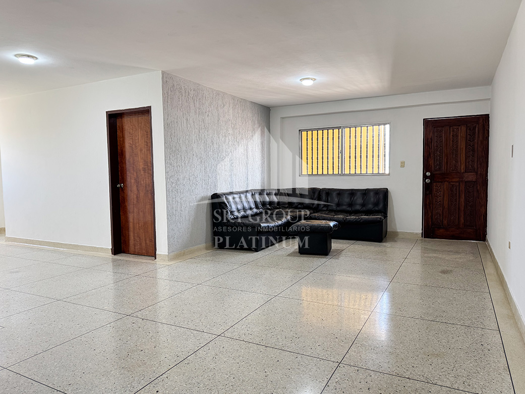 PLA-1931 Apartamento en Alquiler En La Prolongacion Girardot - Imagen 3