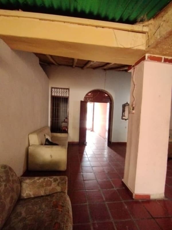 ELBC-654 Casa en Venta Comercial A Remodelar O Terreno En El Este De Barquisimeto - Imagen 12