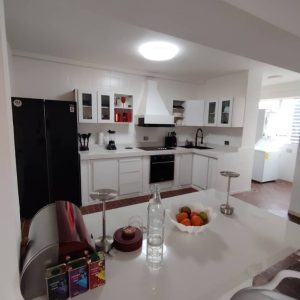 VIA-170 Apartamento en Venta En Edificio Aries, Urbanizacion Chaguaramal