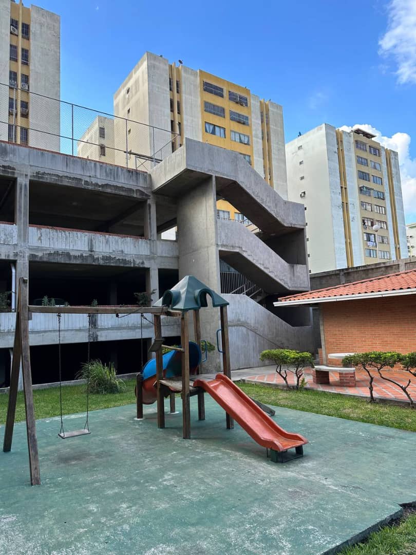 ELBA-337 Apartamento en Alquiler Av Pedro León Torres. - Imagen 2
