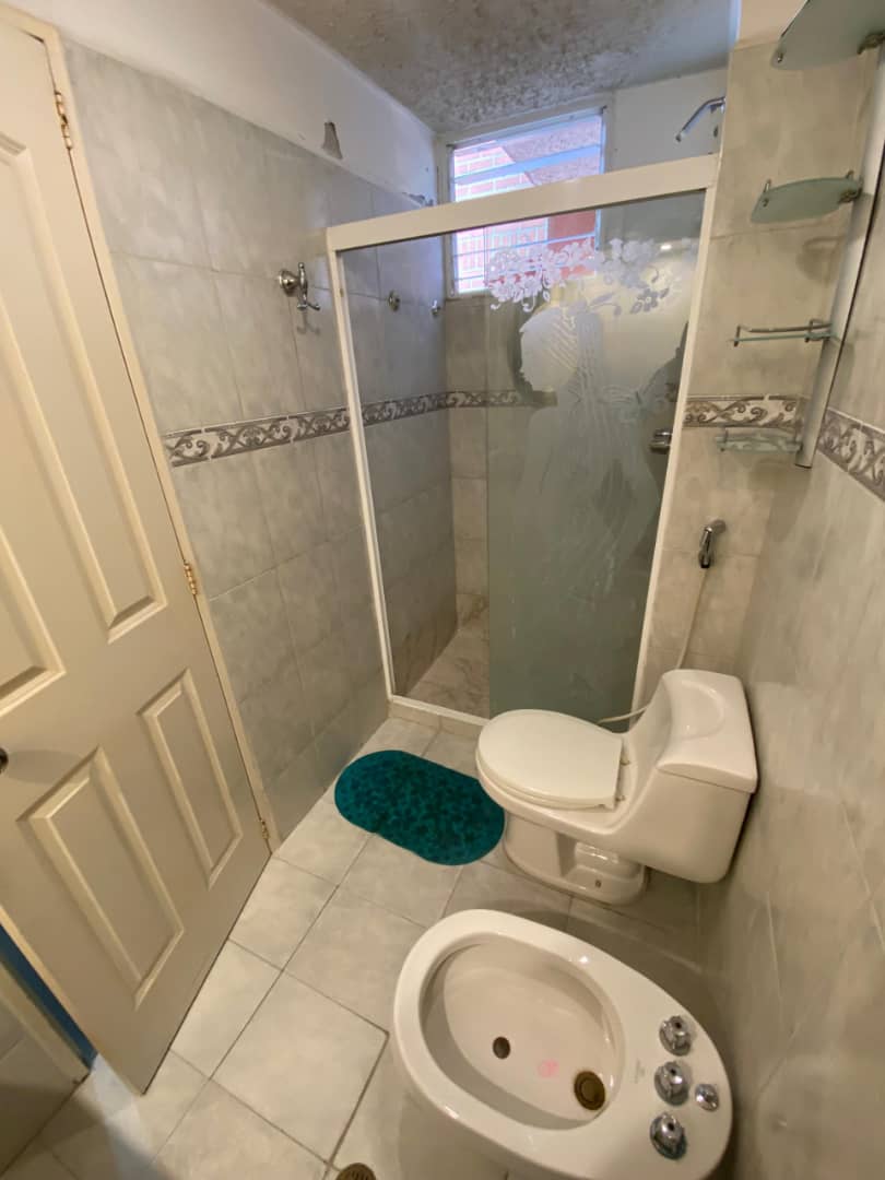 ELBA-337 Apartamento en Alquiler Av Pedro León Torres. - Imagen 8