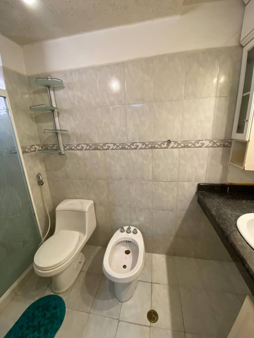 ELBA-337 Apartamento en Alquiler Av Pedro León Torres. - Imagen 9