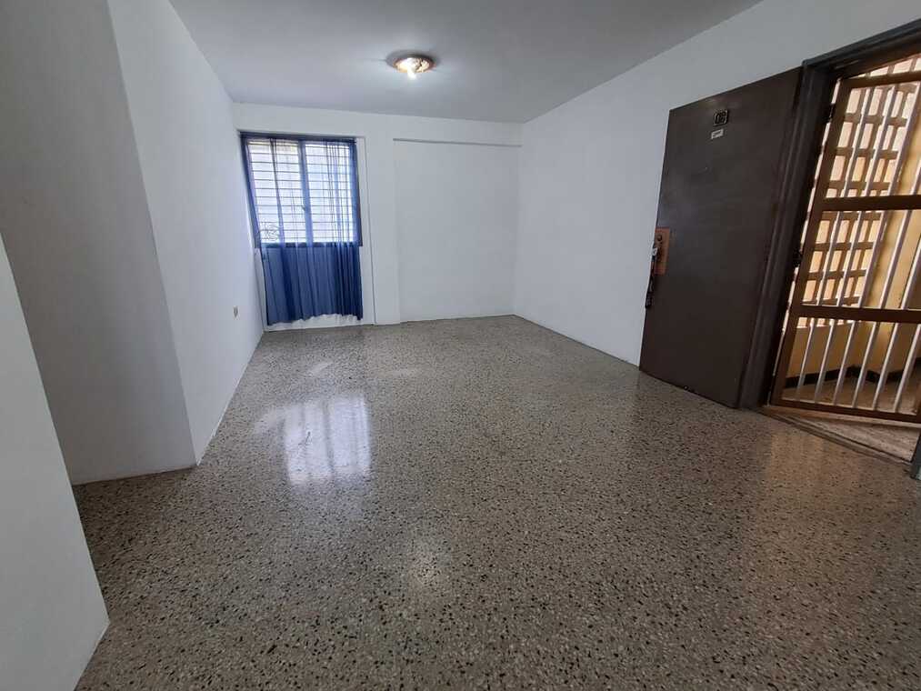 LGA-46 Apartamento en Venta De Oportunidad - Imagen 2