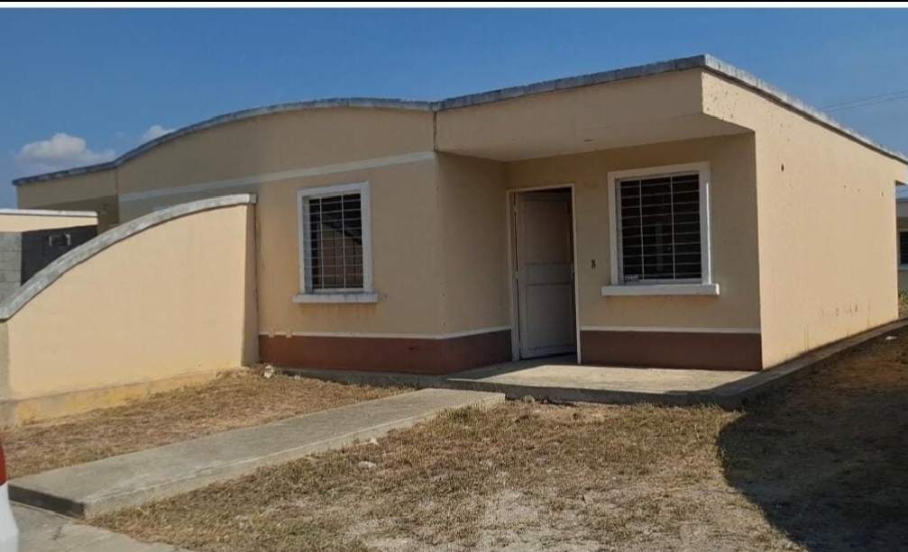 LGC-84 Casa en Venta Roca De La Ensenada