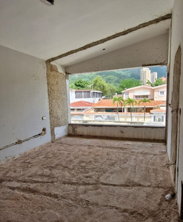 ELC-170 Casa en Venta Urbanización Valles De Camoruco - Imagen 5
