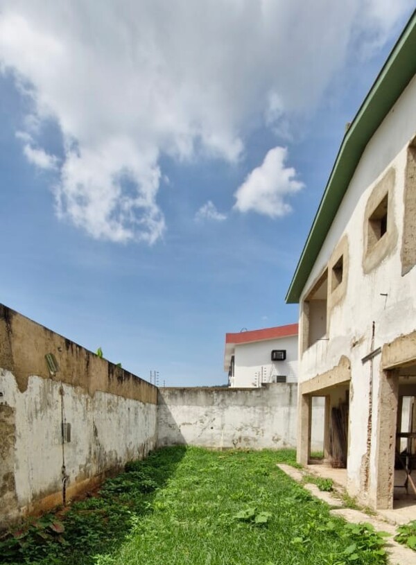 ELC-170 Casa en Venta Urbanización Valles De Camoruco - Imagen 9