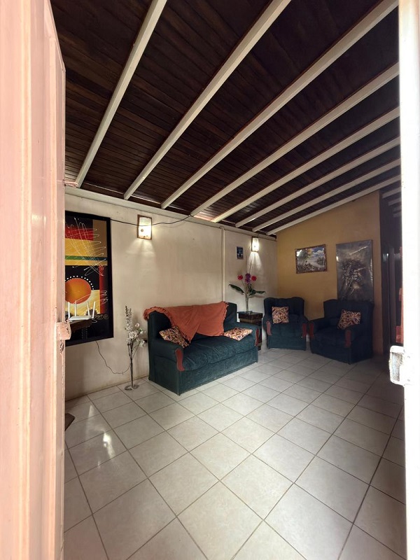 ELBC-692 Casa en Venta Las Veritas Sector El Roble - Imagen 4
