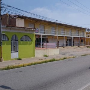 VIBL-10 Local en Alquiler En Zona Comercial