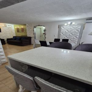 INA-1192 Apartamento en Venta Res. Tenis Garden