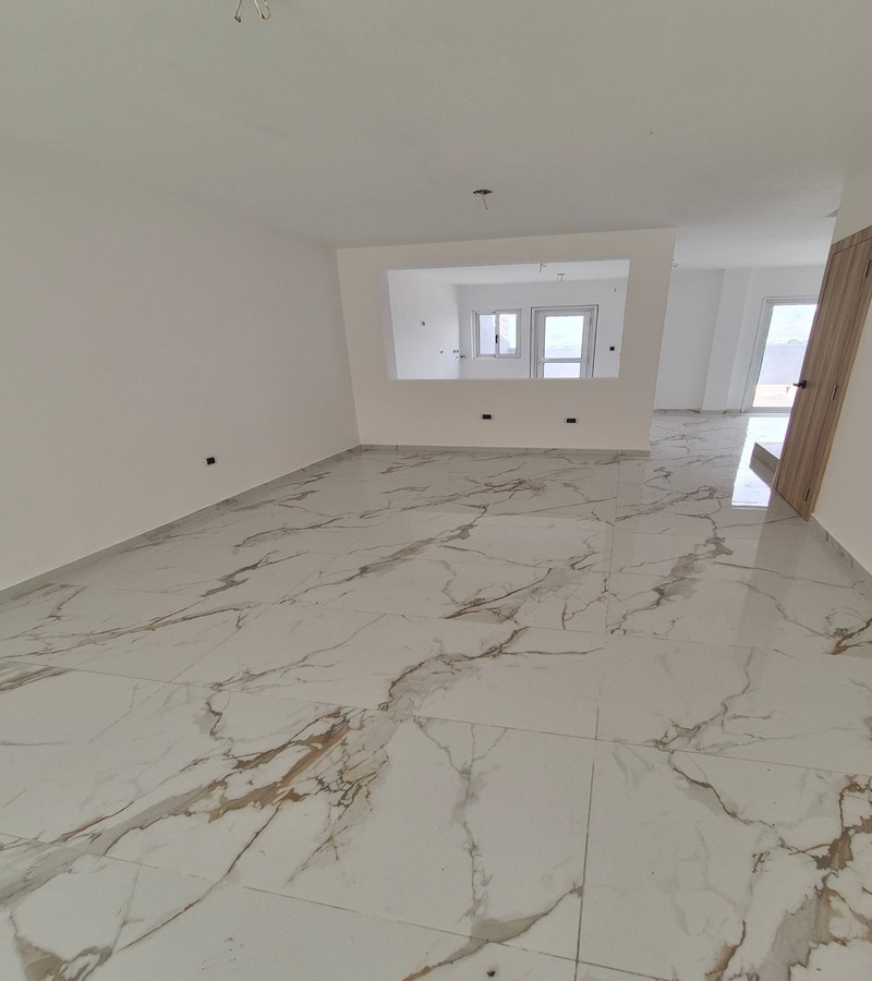 INTH-299 Town House en Venta Res, Cumbres De La Esmeralda - Imagen 3