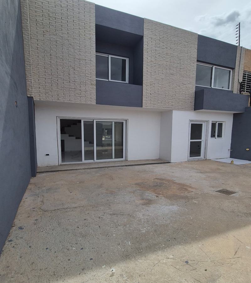 INTH-299 Town House en Venta Res, Cumbres De La Esmeralda