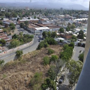 ELBT-91 Terreno en Venta Avenida Universidad