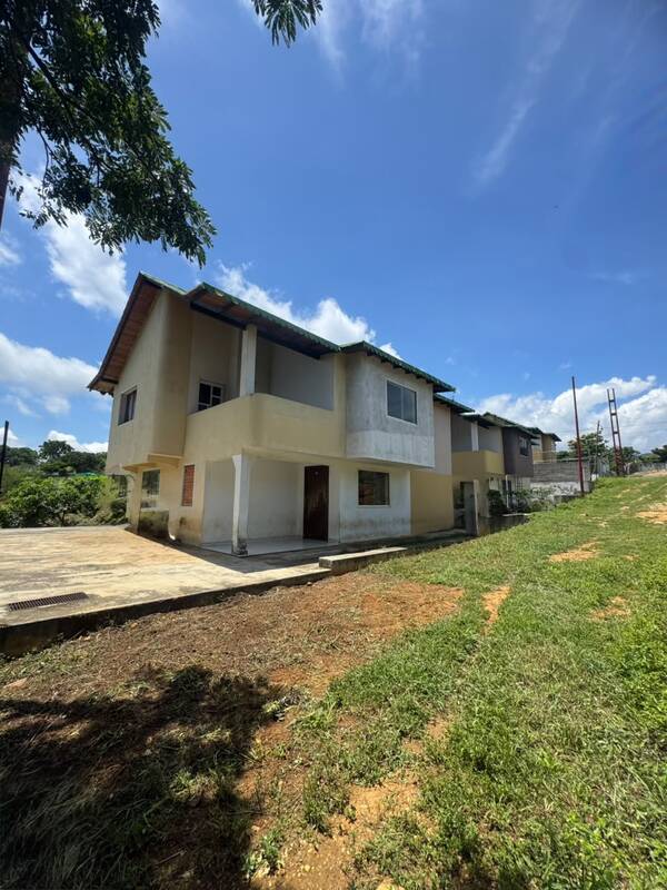 ELBTH-173 Town House en Venta Chalet Las Cuibas Iii - Imagen 2