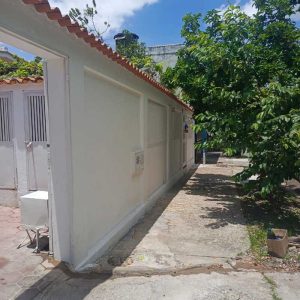 ELC-174 Casa en Venta Urbanizacion El Morro Ii