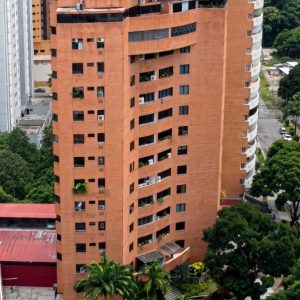 INA-1211 Apartamento en Venta Res. Esturion