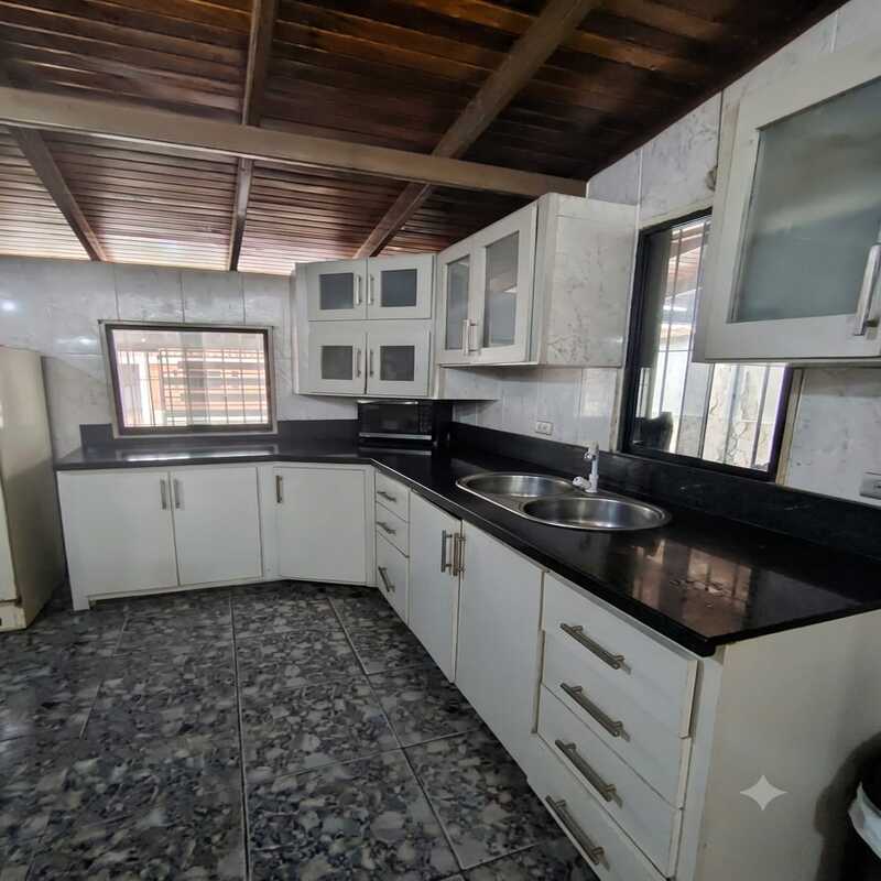 INC-590 Casa en Venta Urbanización La Barquereña - Imagen 4
