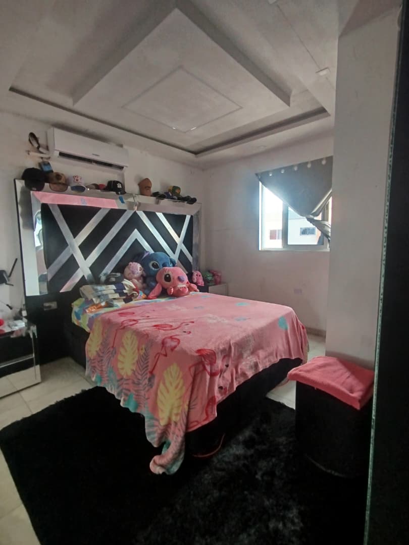 INTH-310 Town House en Venta Conj. Res. Villa Serena San Diego - Imagen 8