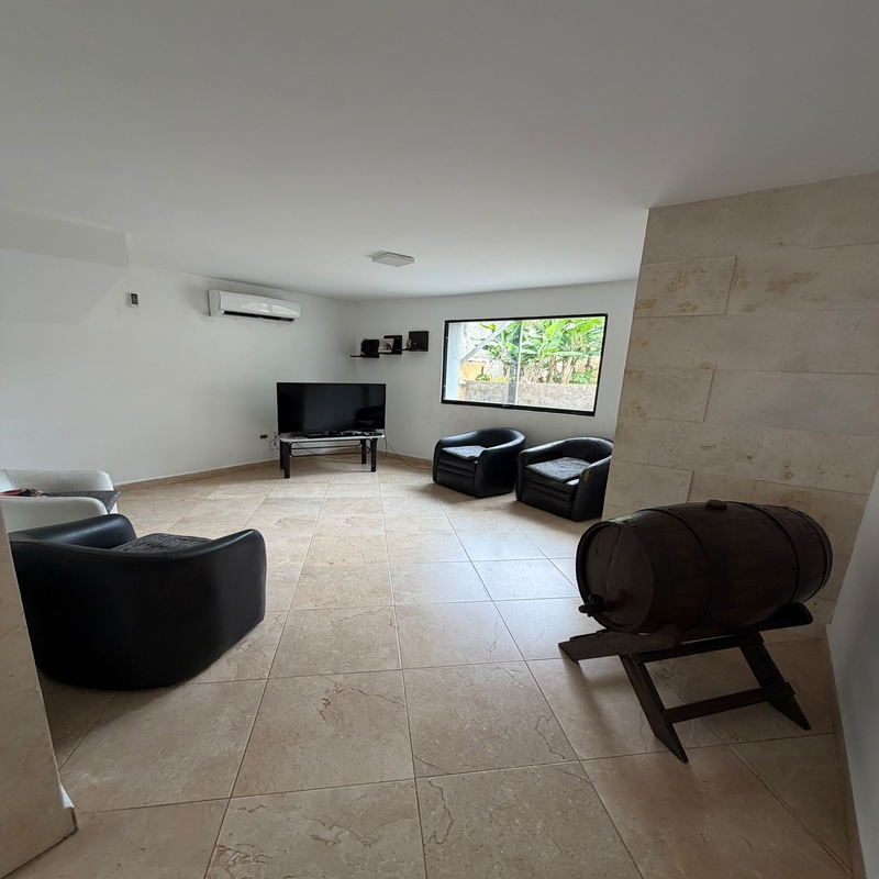 INC-599 Casa en Venta - Alquiler Urb Colinas De Guataparo - Imagen 2