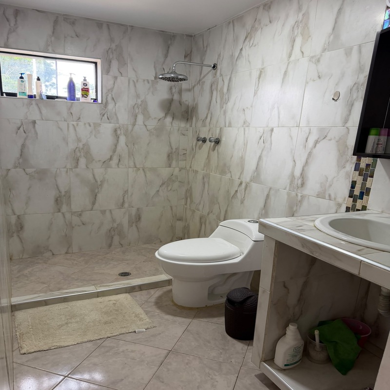 INC-599 Casa en Venta - Alquiler Urb Colinas De Guataparo - Imagen 8