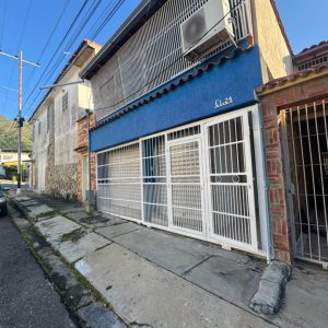 VIC-113 Casa en Venta Urb La Esmeralda