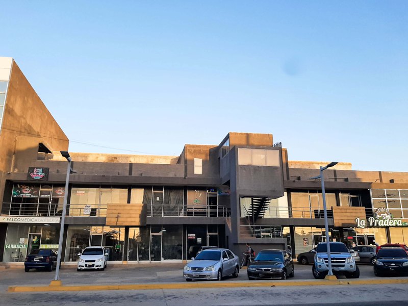 PLL-300 Local en Venta En Edificio Santorini Av. Ollarvides Puerta Maraven