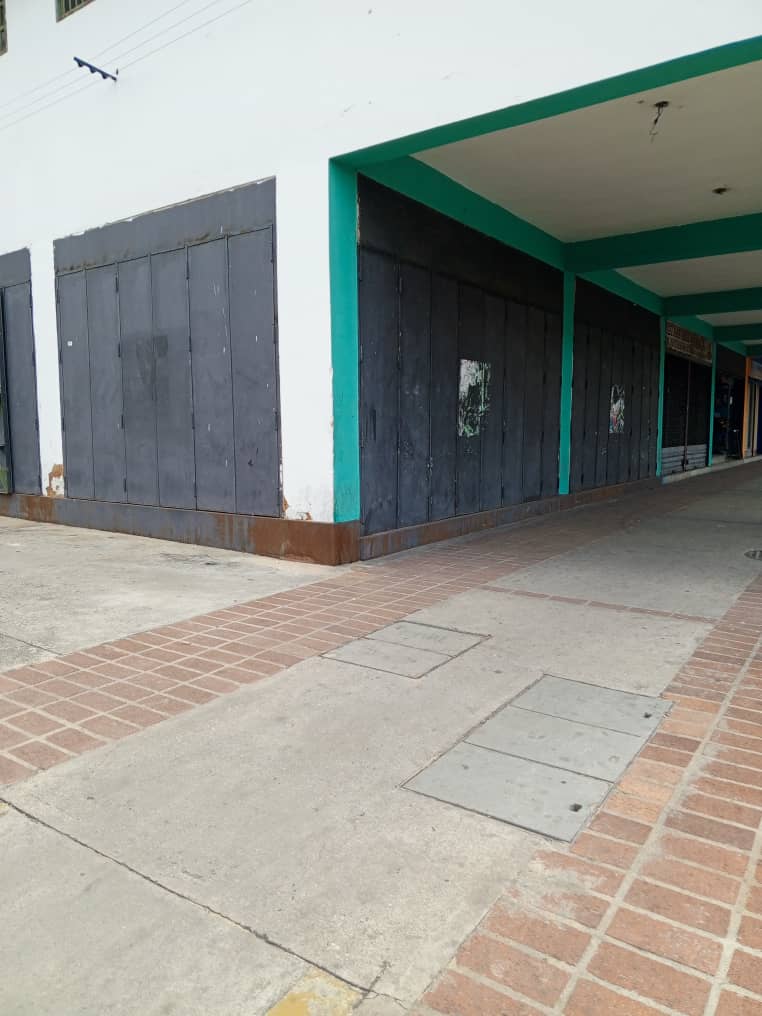 ETL-021 Local en Venta Comercial . C Av Las Ferias - Imagen 10