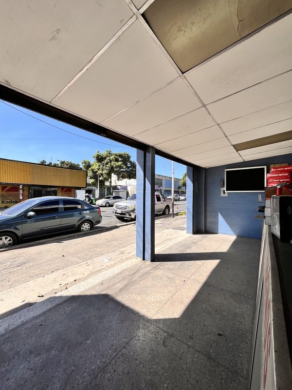 ELBL-056 Local en Venta Comercial Zona Repuestera