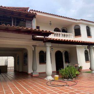 ELBC-350 Casa en Venta Comercial En Av. Abogados Barquisimeto