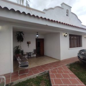 INC-463 Casa en Venta Urbanizacion Guaparo