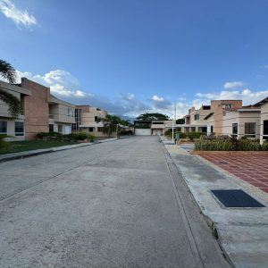 INTH-239 Town House en Venta En El Pueblo De San Diego Villa Cristal
