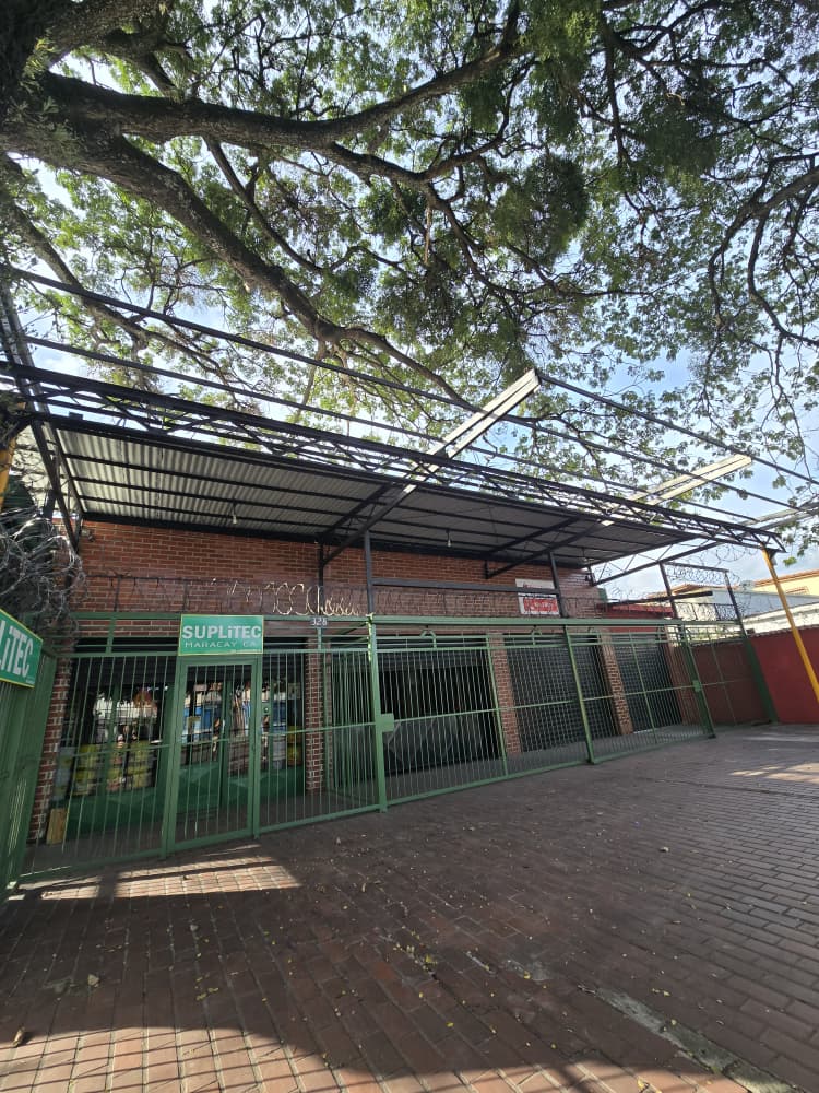 ELL-062 Local en Venta Comercial/galpón En Av. Bolívar Oeste De Maracay