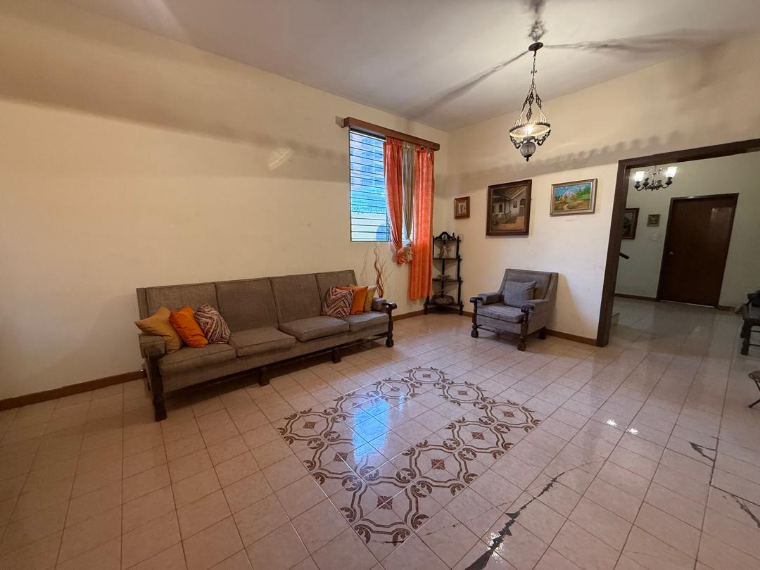 LGC-015 Casa en Venta Oportunidad En El Este - Imagen 15