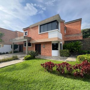 ATC-1367 Casa en Venta En Residencia Villa Laguna Club Guataparo