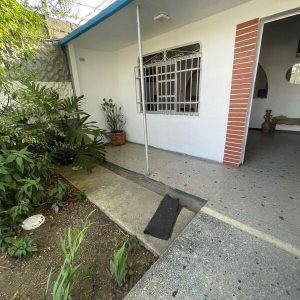ELBC-527 Casa en Venta Urb Pueblo Nuevo