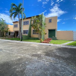 ELBC-811 Casa en Venta Royal Park