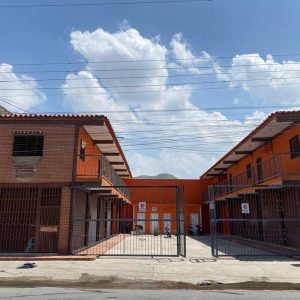 ETCC-1 Centro Comercial en Venta Las Dos Elizabeth Calle Sucre Guacara