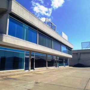 PLL-355 Local en Alquiler Comercial # GP-16 Con Oficina Y Depósito