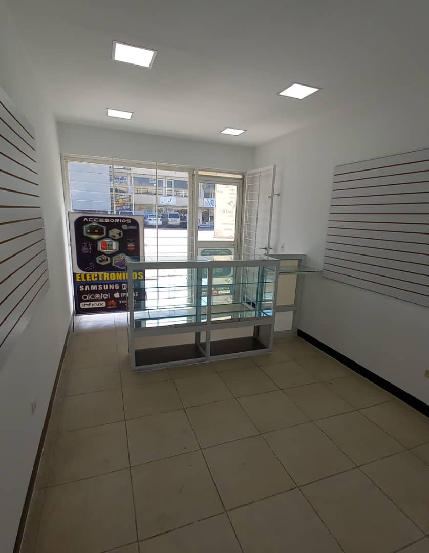 VIL-024 Local en Venta Centro Comercial Paraparal Plaza - Imagen 3
