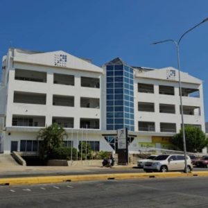 VIOF-002 Oficina en Alquiler Consultorio Clinica Metropolitana Del Norte