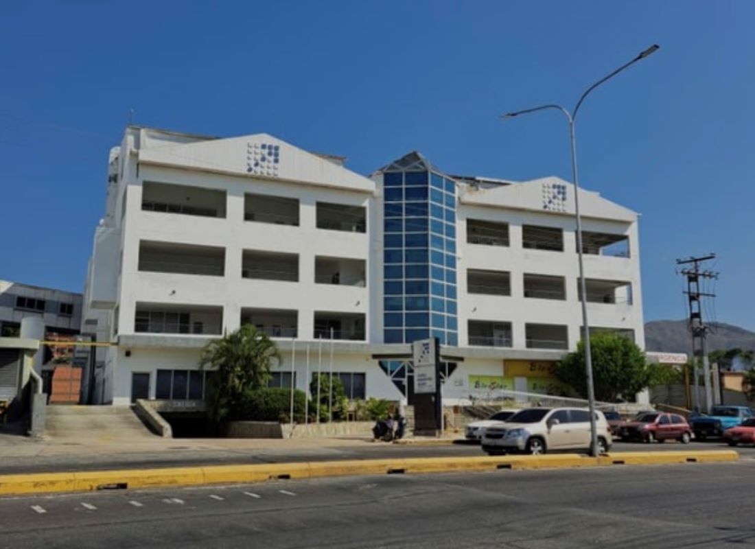 VIOF-002 Oficina en Alquiler Consultorio Clinica Metropolitana Del Norte