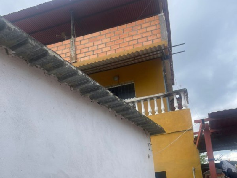 ELBC-266 Casa en Venta Terreno Con 4 Casas Principales Y Locales Comerciales, En Av. Fuerzas Armadas, Oeste De Barquisimeto - Imagen 13