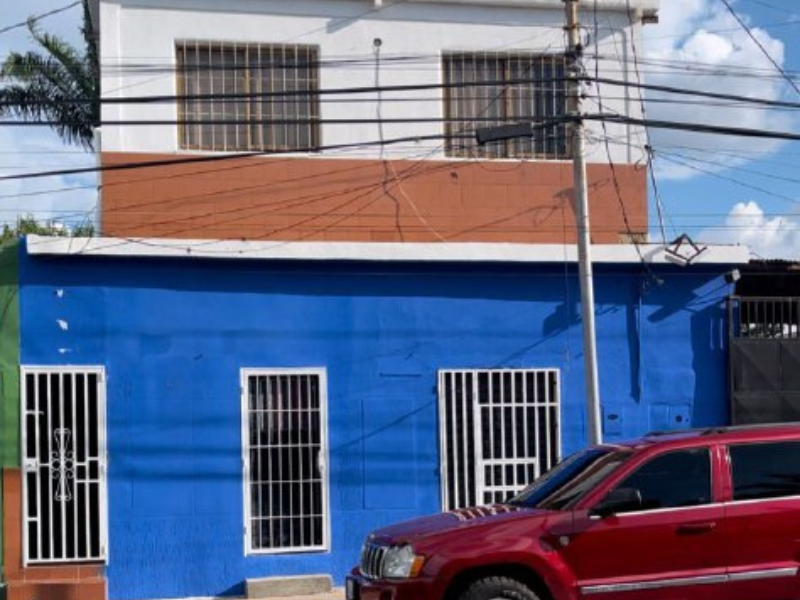 ELBC-266 Casa en Venta Terreno Con 4 Casas Principales Y Locales Comerciales, En Av. Fuerzas Armadas, Oeste De Barquisimeto