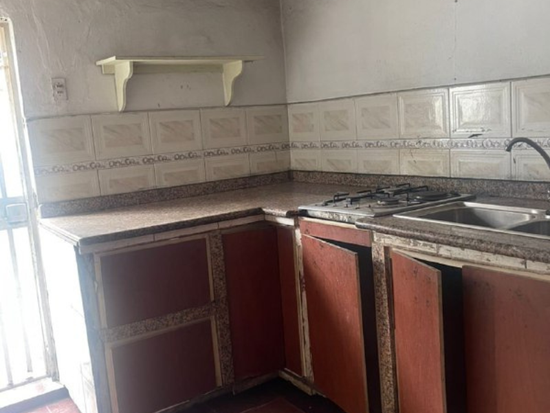 ELBC-266 Casa en Venta Terreno Con 4 Casas Principales Y Locales Comerciales, En Av. Fuerzas Armadas, Oeste De Barquisimeto - Imagen 7