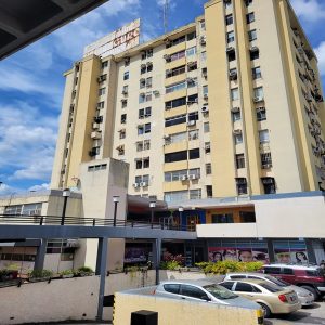 PLL-376 Local en Alquiler En Torre Valencia. Av. Bolivar Norte. Valencia. Edo. Carabobo