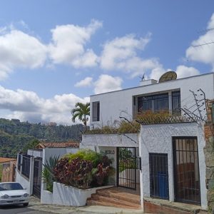 PLC-1172 Casa en Venta Quinta Merlo Urb. La Lagunita