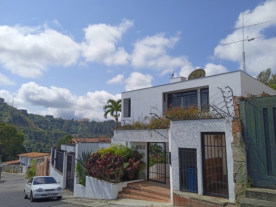 PLC-1172 Casa en Venta Quinta Merlo Urb. La Lagunita