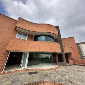 INA-921 Apartamento en Venta Penhouse En Valle Blanco