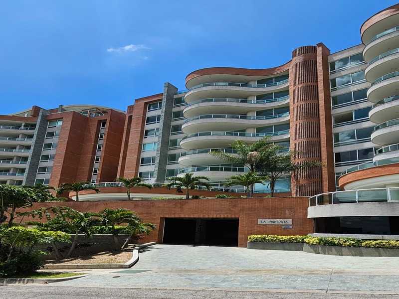 ETA-057 Apartamento en Venta La Montaña Torre A - (piso 3 32-a) En Sector Mirador De Los Campitos I Caracas