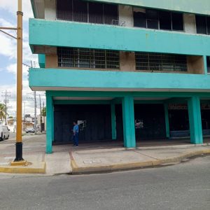 ETL-021 Local en Venta Comercial . C Av Las Ferias