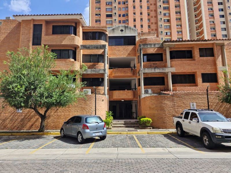 ELA-319 Apartamento en Venta Residencias Puente Piedra